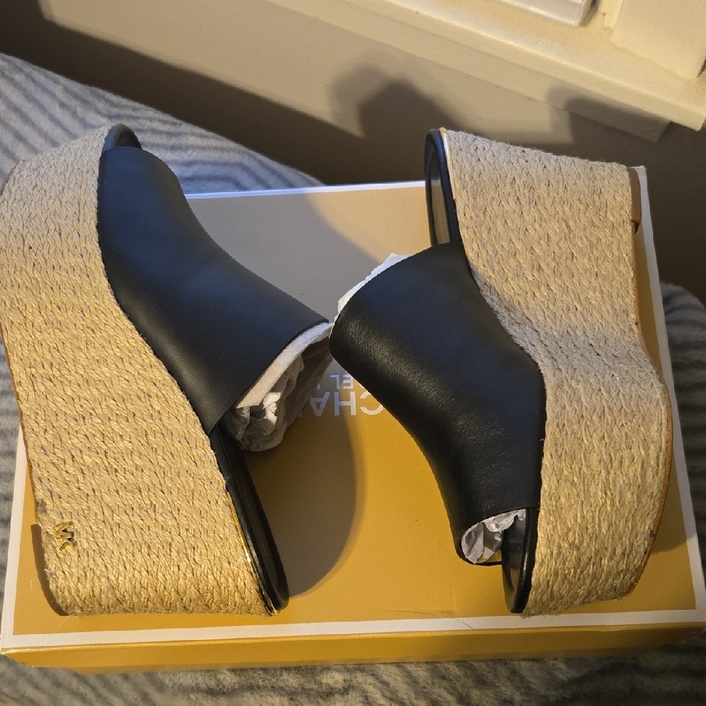 Michael Kors Black Leather Women's Wedges  🖤   SIZE 10 - Picture 9 of 11